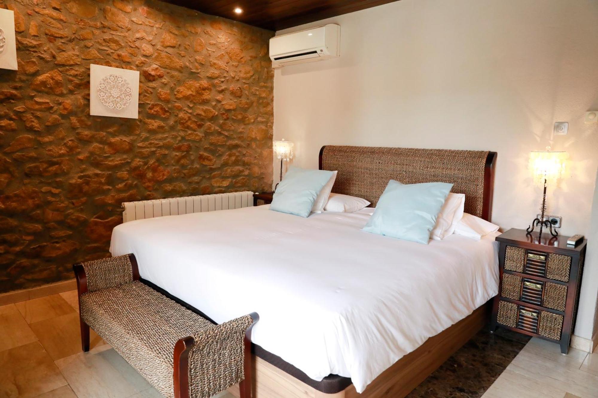 La Violeta Hotel Spa & Chill Out Castelltersol Kültér fotó