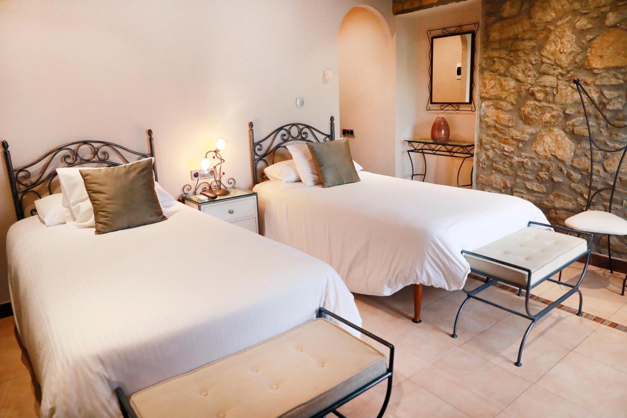 La Violeta Hotel Spa & Chill Out Castelltersol Kültér fotó