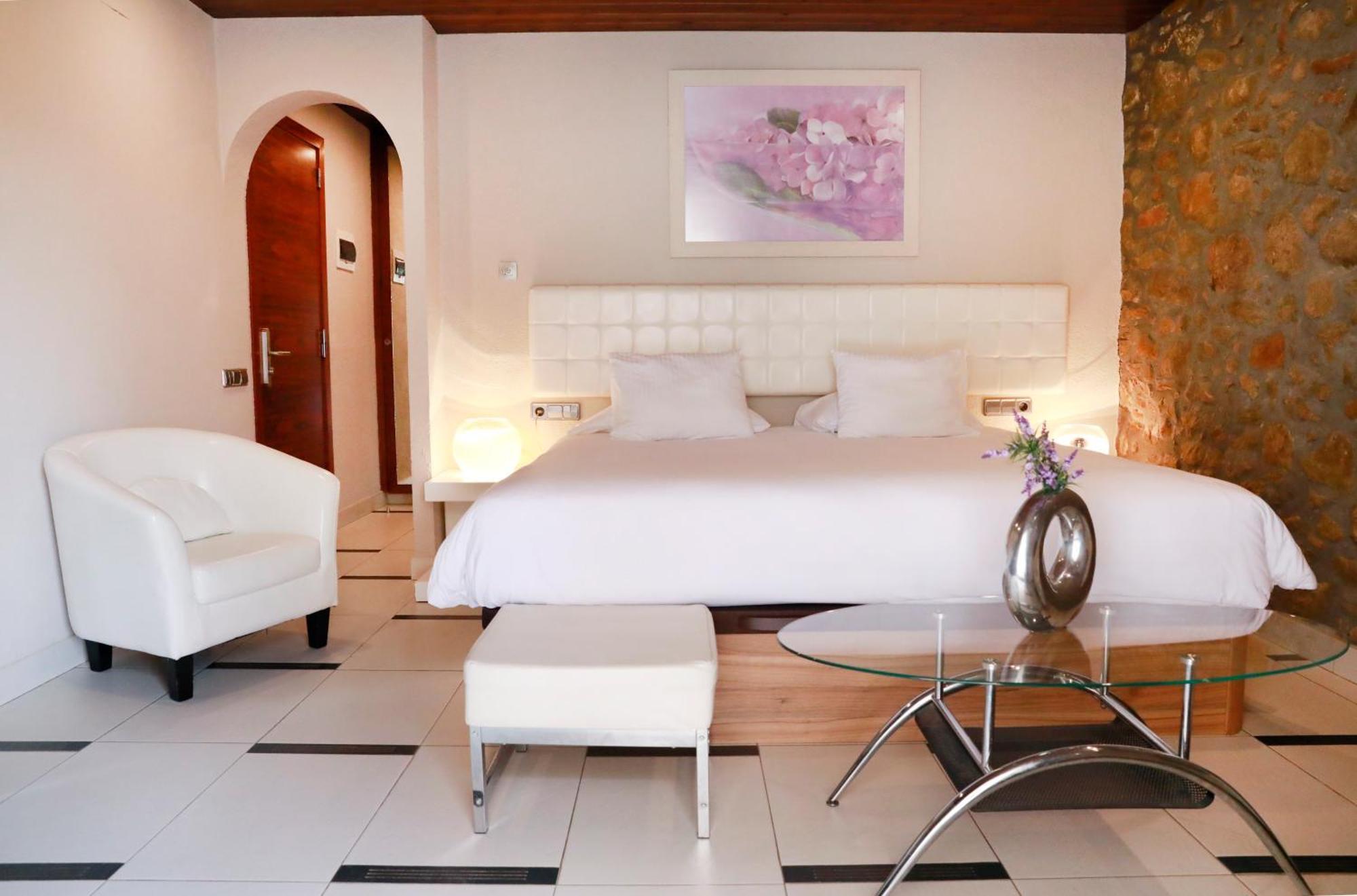 La Violeta Hotel Spa & Chill Out Castelltersol Kültér fotó
